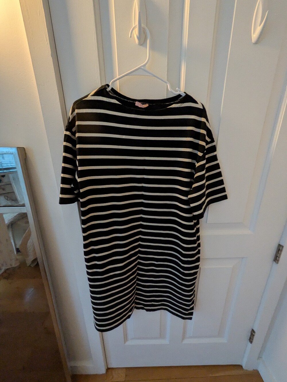 EUC UNIQLO Black & White Striped T-Shirt Dress- Sz L